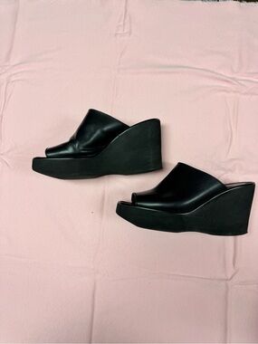 BONGO Black Open-Toe Wedge Slide Sandals